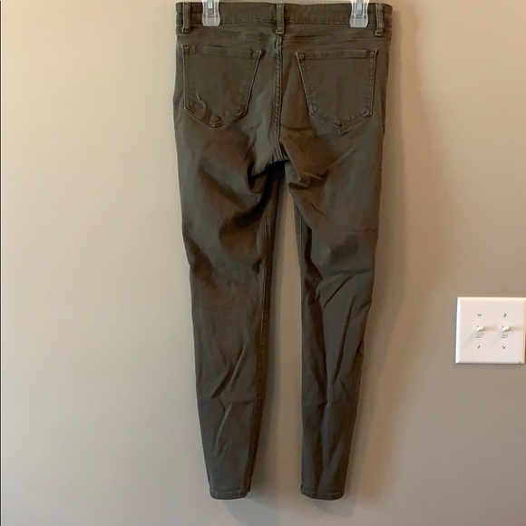 Gap - Picture 2 of 3